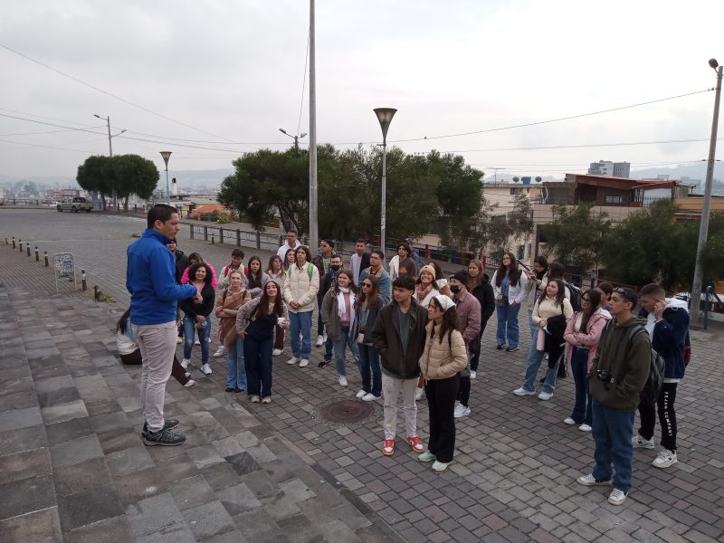 how does language immersion work