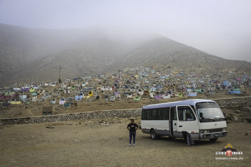 volunteer abroad programs