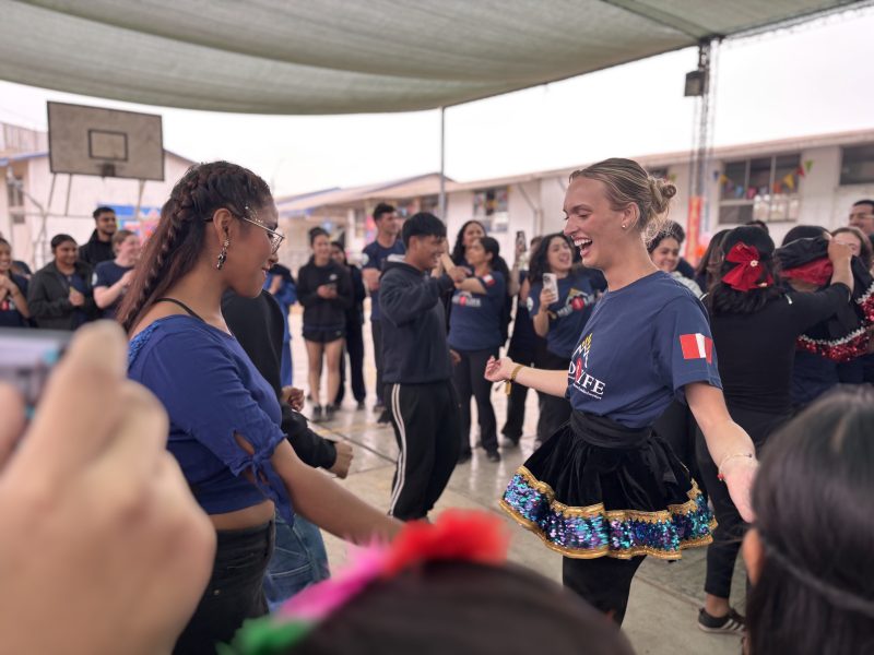 construction volunteer abroad