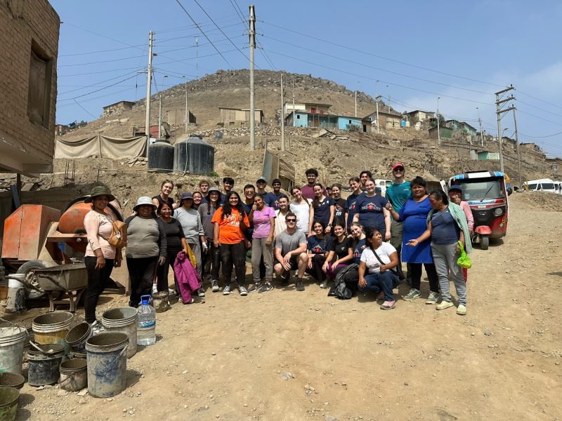 volunteering in lima peru