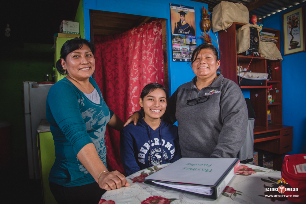 From left to right: RocÃ­a, Karol, and MEDLIFE Nurse Janet LudeÃ±a pose for a photo in Karol´s home.