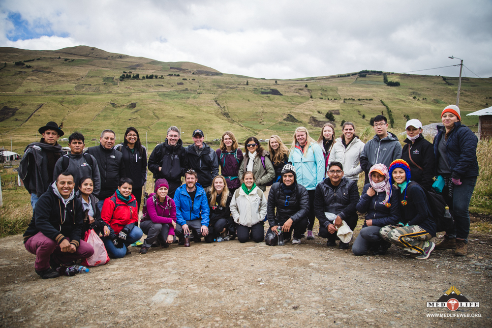 MEDLIFE Staff, including CEO Dr. Nick Ellis, and the 2017 Leadership Corps participants in Llillia, Ecuador.
